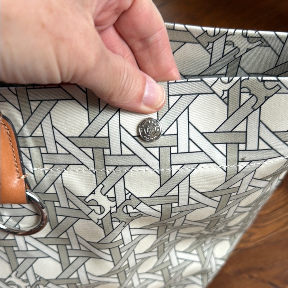 Tory Burch Basket Weave Canvas Tote NWT - Picture 7 of 13